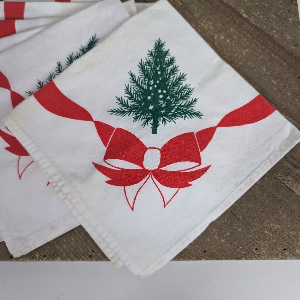 Christmas table napkins, fabric, handkerchief, dinner table napkins vintage
